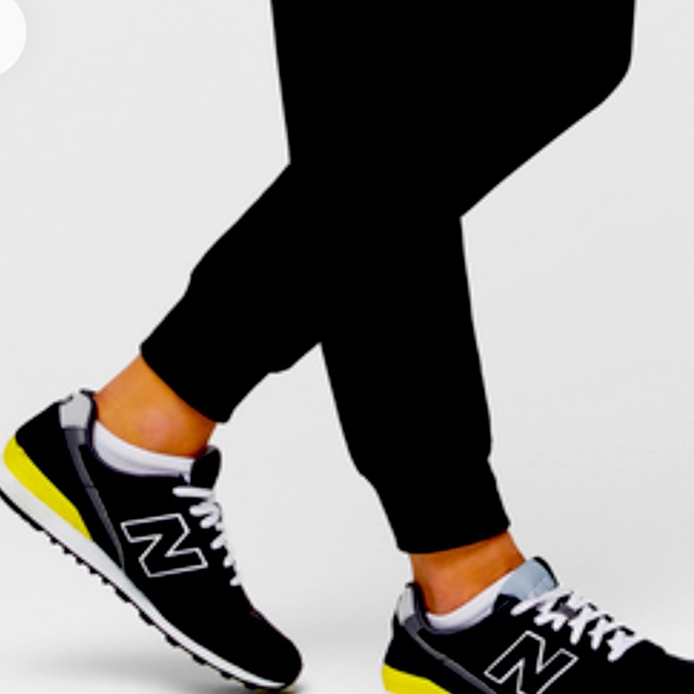 FIGS Zamora Joggers and Catarina Top Black Set